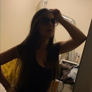 Meet your Posher, Leonely